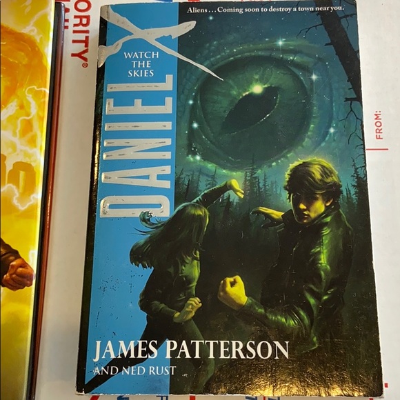 2 DANIEL X Books James Patterson #1 and #2 Aliens - Picture 3 of 11